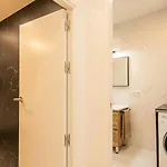 Апартаменты Stunning Modern 2br Next To Feria Севилья