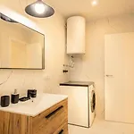 Stunning Modern 2br Next To Feria