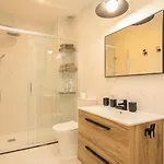 Апартаменты Stunning Modern 2br Next To Feria