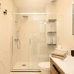 Апартаменты Stunning Modern 2br Next To Feria Севилья