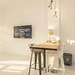 Апартаменты Stunning Modern 2br Next To Feria *