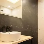 Апартаменты Stunning Modern 2br Next To Feria Севилья