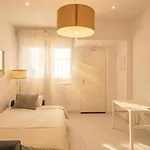 Апартаменты Stunning Modern 2br Next To Feria