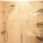Bright Sunny 2br Island Kitchen In Remedios Sevilla