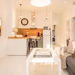 Bright Sunny 2br Island Kitchen In Remedios Lejlighed *