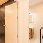 Bright Sunny 2br Island Kitchen In Remedios Lejlighed Sevilla