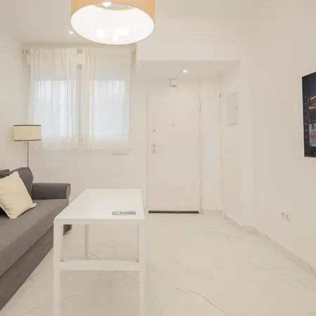 New! Stunning Modern 2br Next To Feria Sevilha