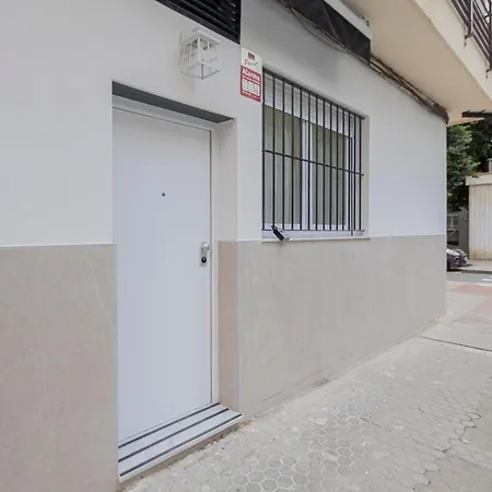 New! Stunning Modern 2br Next To Feria