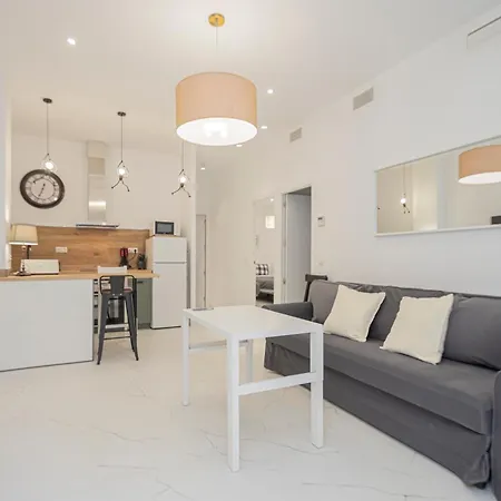 New! Stunning Modern 2br Next To Feria Apartamento *