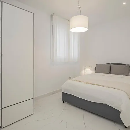 New! Stunning Modern 2br Next To Feria * Sevilha