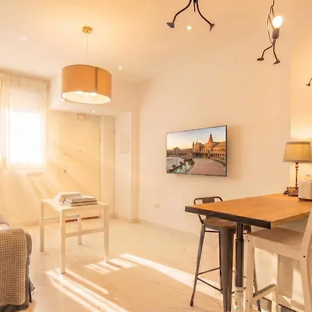 Bright Sunny 2br Island Kitchen In Remedios Lejlighed