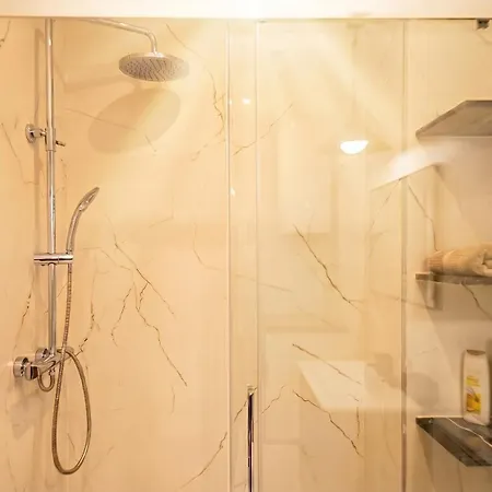 Bright Sunny 2br Island Kitchen In Remedios إشبيلية