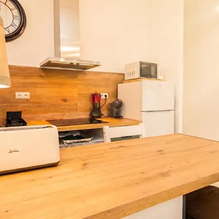 Bright Sunny 2br Island Kitchen In Remedios